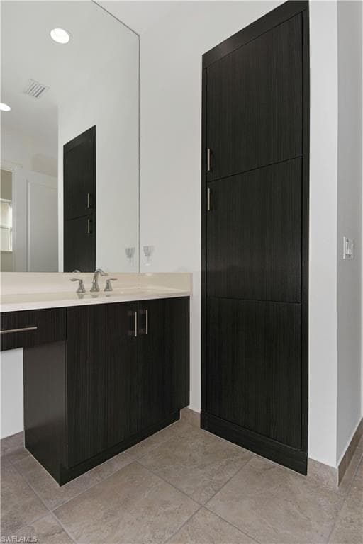 28559 Montecristo LOOP-17