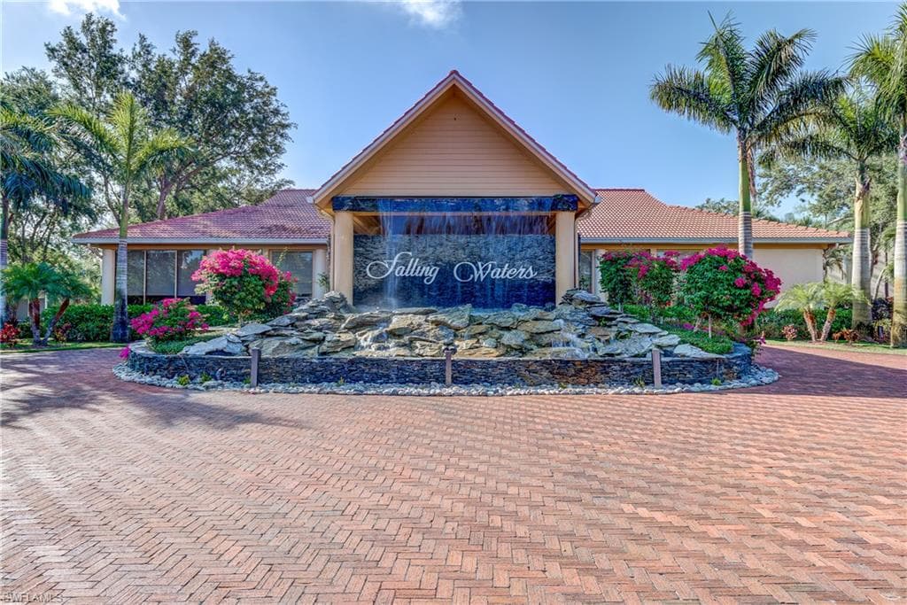 1635 Windy Pines DR # 2405, NAPLES FL 34112-22