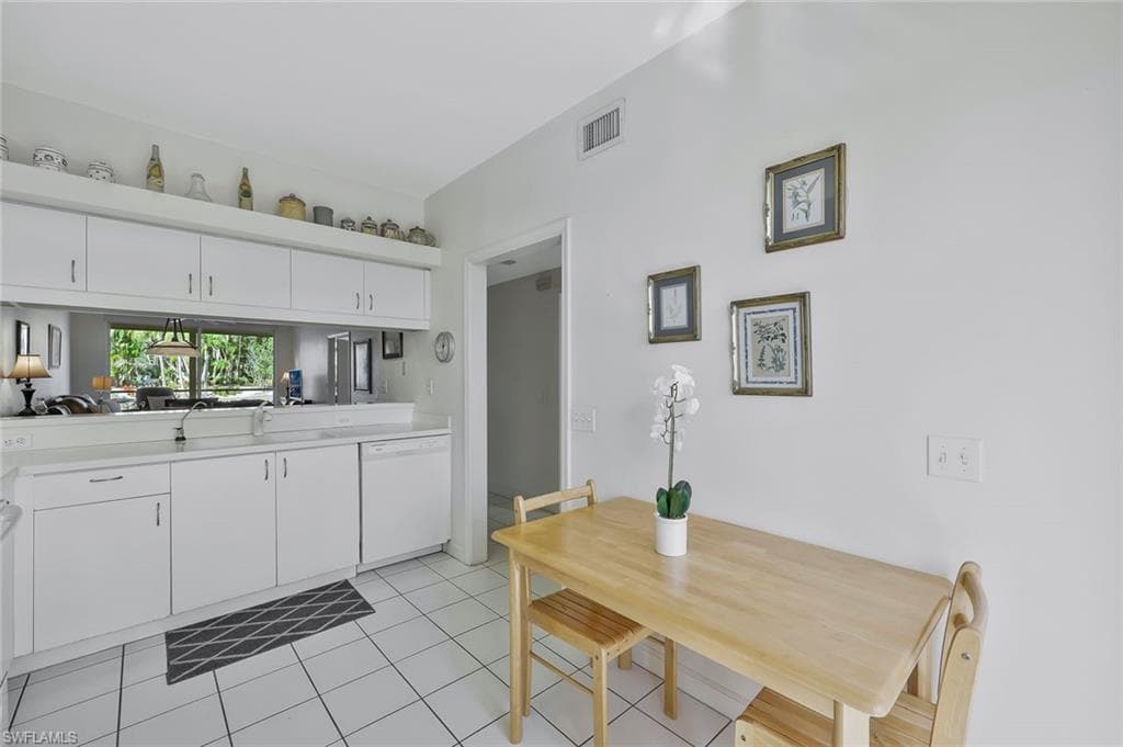 1635 Windy Pines DR # 2405, NAPLES FL 34112-5