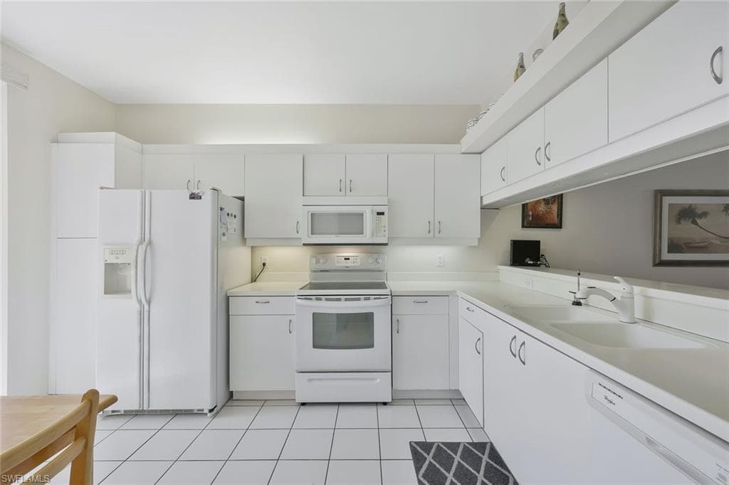 1635 Windy Pines DR # 2405, NAPLES FL 34112-3