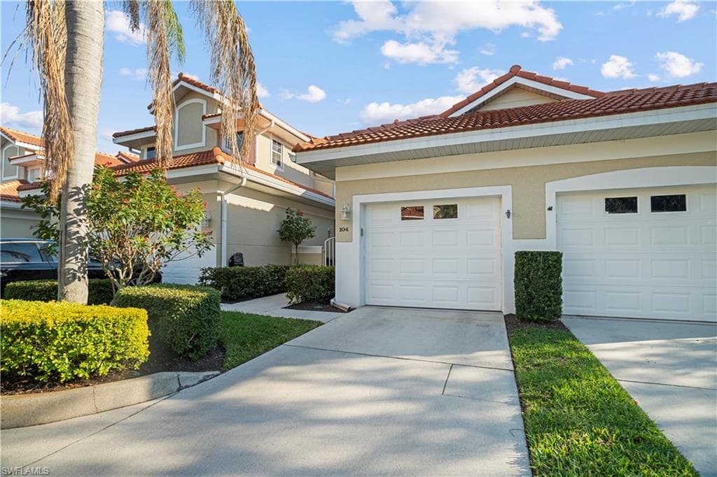 5140 Cobble Creek CT # C104, NAPLES FL 34110-1