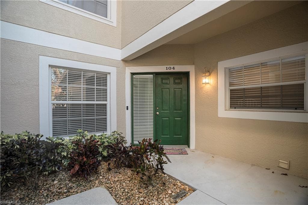 5140 Cobble Creek CT # C104, NAPLES FL 34110-3