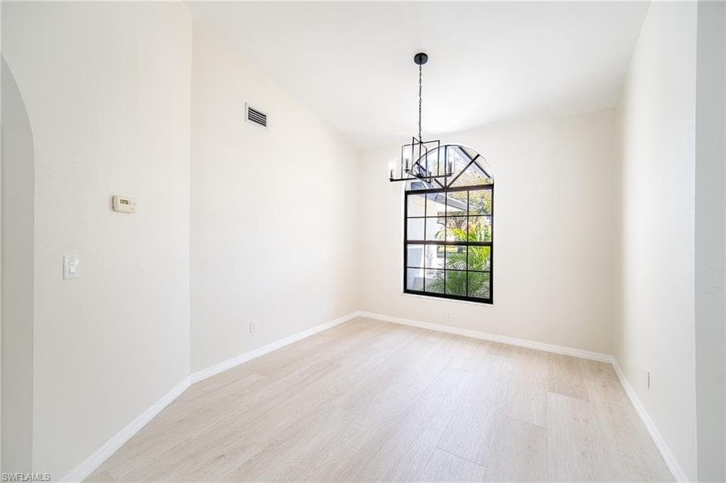 10731 Regent CIR, NAPLES FL 34109-11