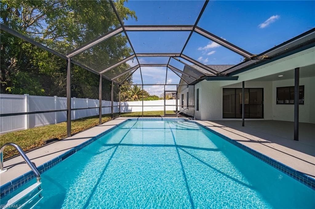 10731 Regent CIR, NAPLES FL 34109-17