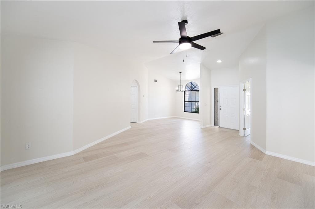 10731 Regent CIR, NAPLES FL 34109-10