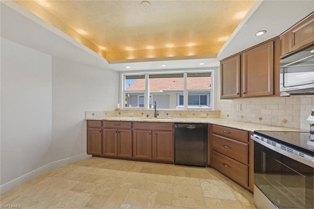 9844 Luna CIR # 201D, NAPLES FL 34109-11