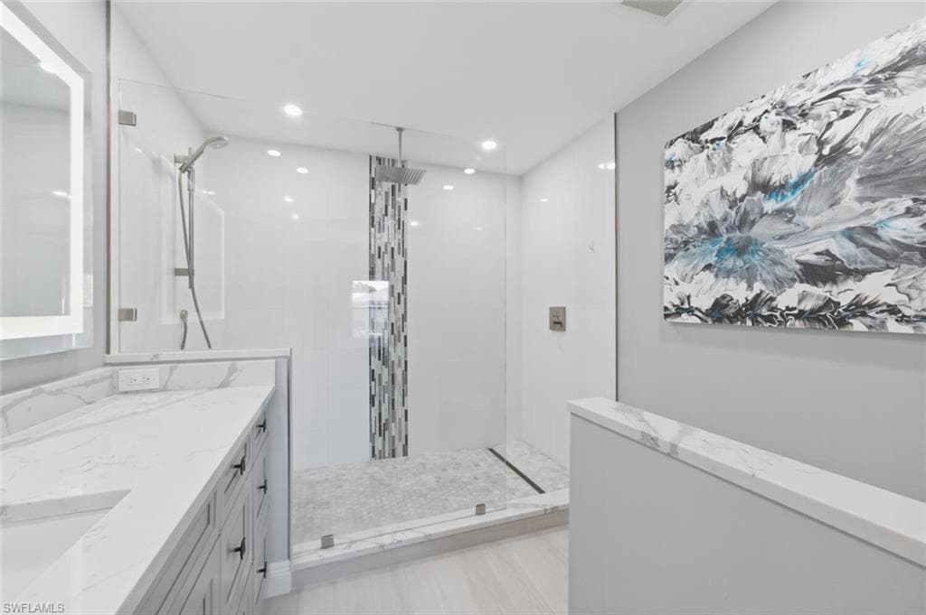 9844 Luna CIR # 201D, NAPLES FL 34109-6