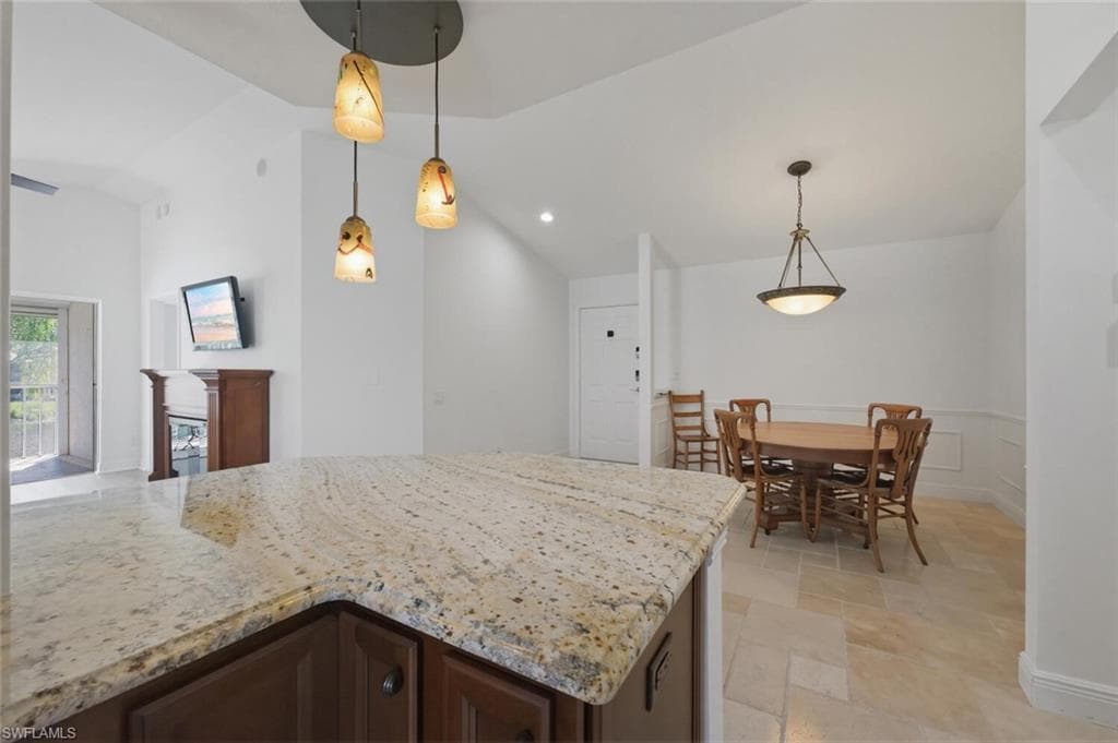 9844 Luna CIR # 201D, NAPLES FL 34109-10