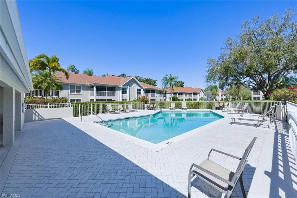 9844 Luna CIR # 201D, NAPLES FL 34109-3