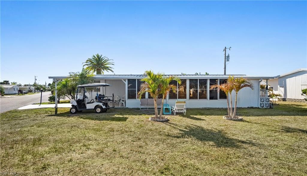5523 Salem LN, NORTH FORT MYERS FL 33917-26