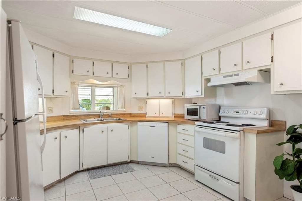5523 Salem LN, NORTH FORT MYERS FL 33917-2