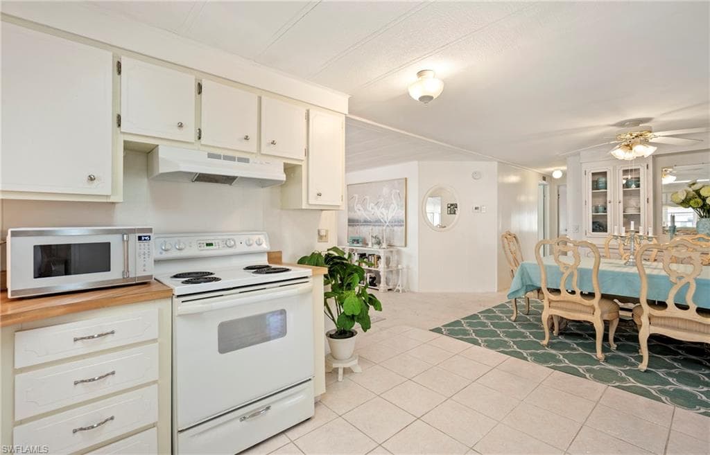 5523 Salem LN, NORTH FORT MYERS FL 33917-4