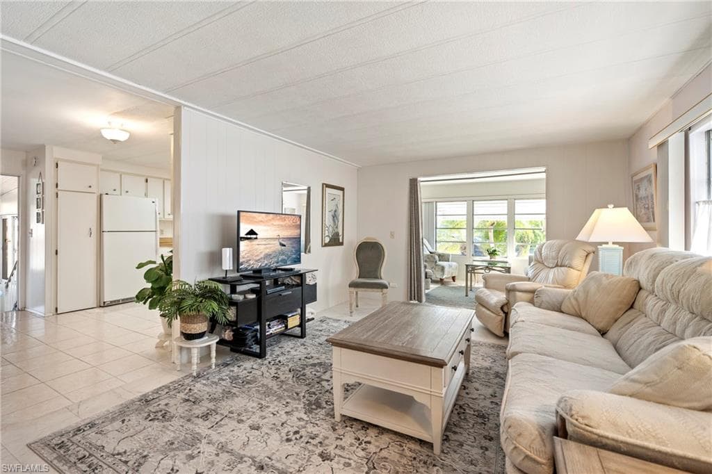 5523 Salem LN, NORTH FORT MYERS FL 33917-8