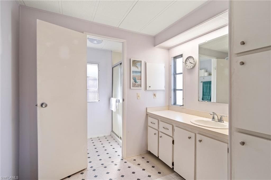 5523 Salem LN, NORTH FORT MYERS FL 33917-20