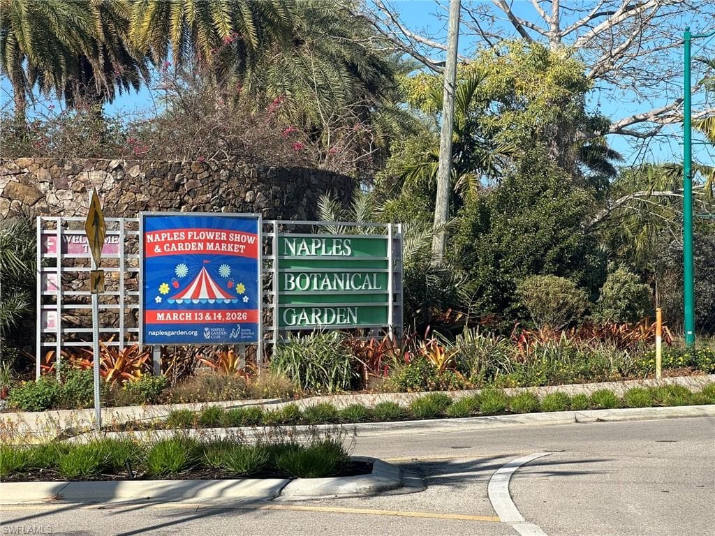 4621 Bayshore DR # Q6, NAPLES FL 34112-22
