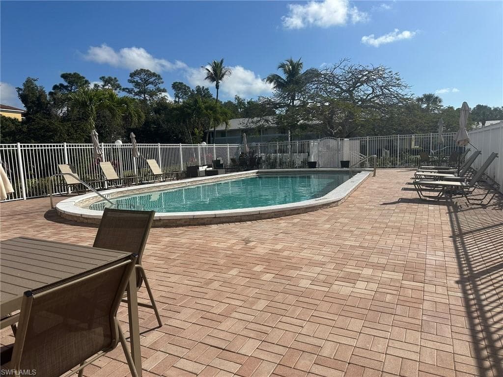 4621 Bayshore DR # Q6, NAPLES FL 34112-12
