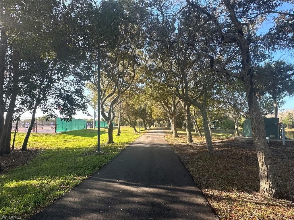 4621 Bayshore DR # Q6, NAPLES FL 34112-15