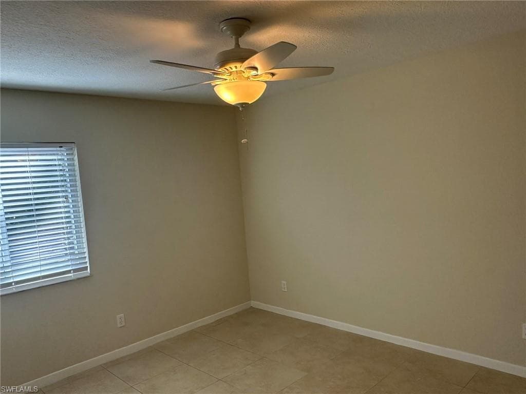 4621 Bayshore DR # Q6, NAPLES FL 34112-11