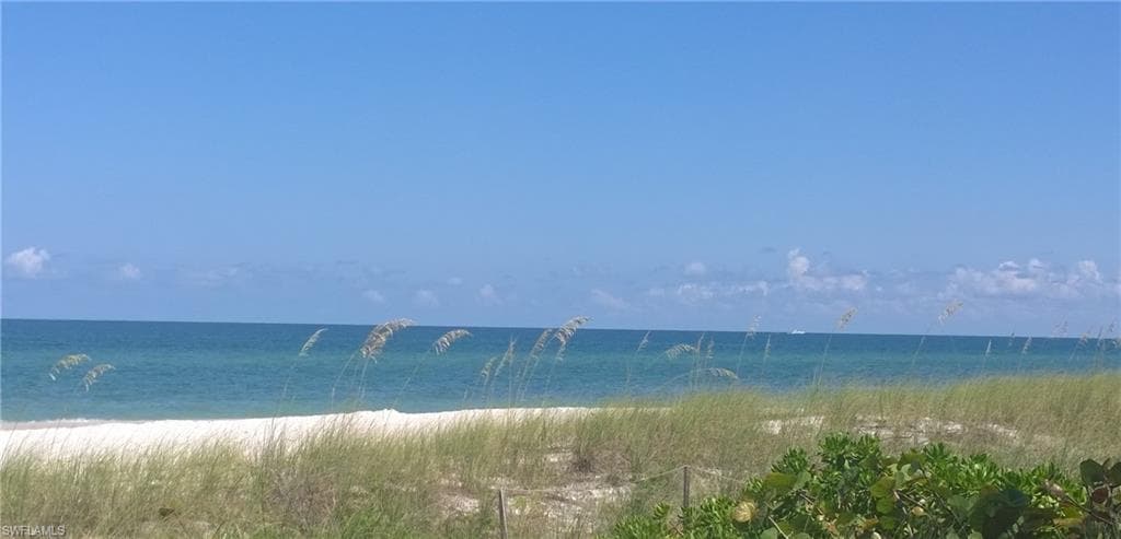 4621 Bayshore DR # Q6, NAPLES FL 34112-25