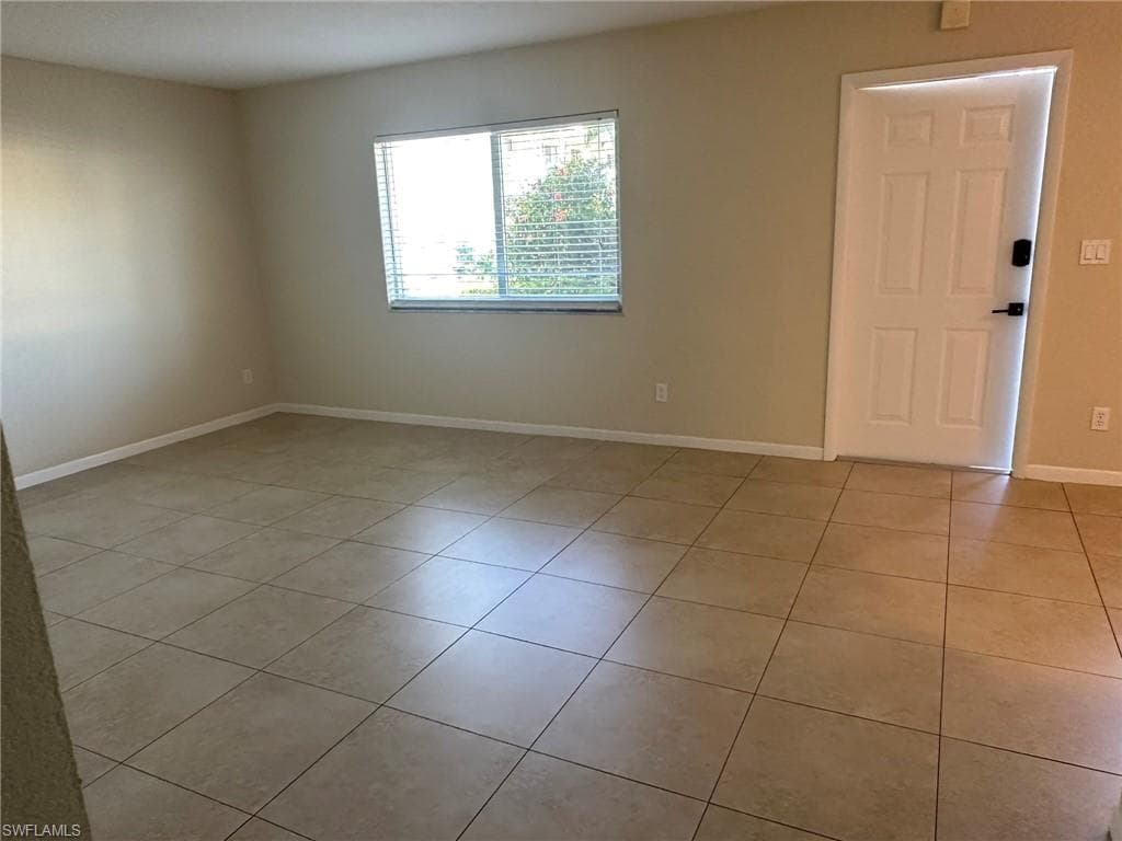 4621 Bayshore DR # Q6, NAPLES FL 34112-6