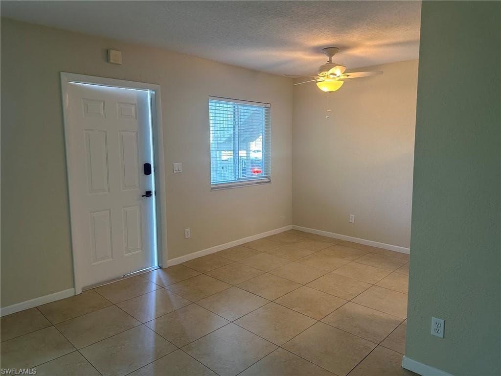 4621 Bayshore DR # Q6, NAPLES FL 34112-2