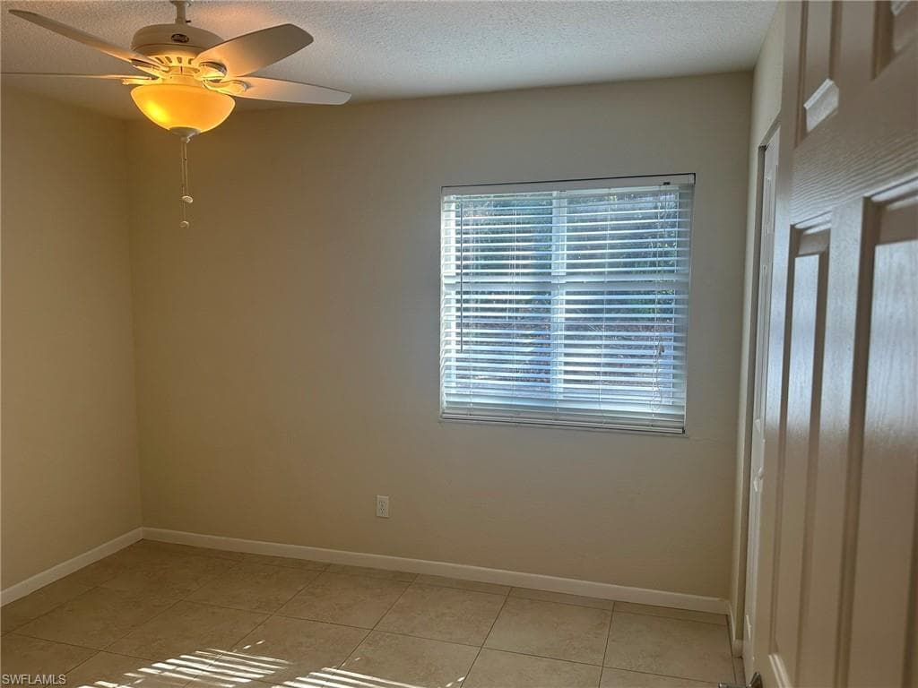 4621 Bayshore DR # Q6, NAPLES FL 34112-8
