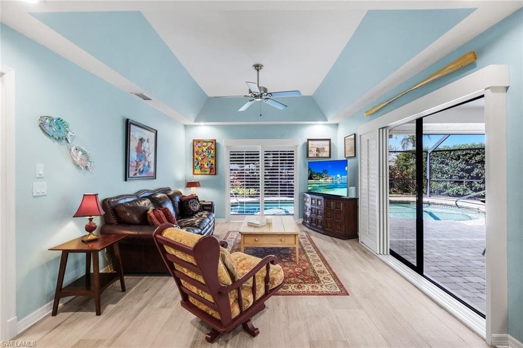 9632 Campbell CIR, NAPLES FL 34109-3