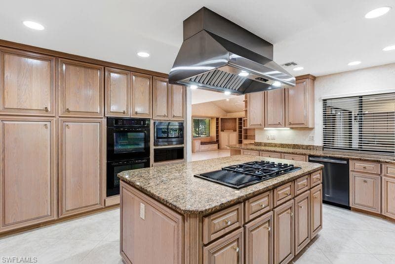 12423 McGregor Woods CIR, FORT MYERS FL 33908-5