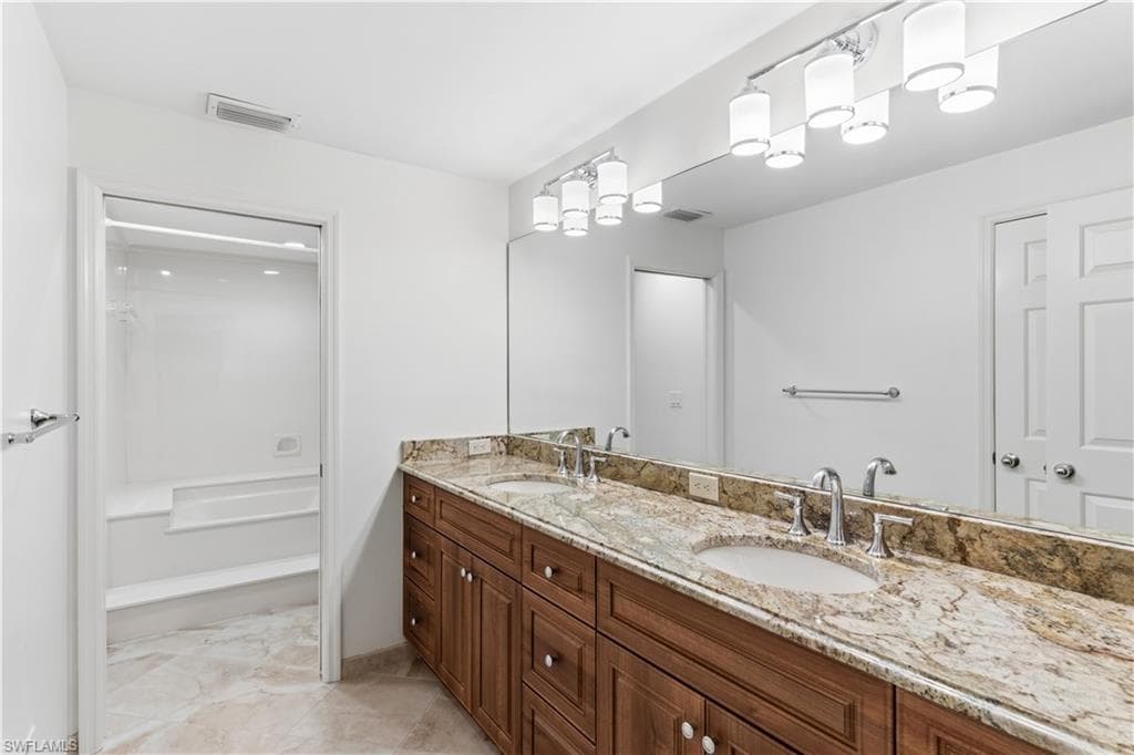 12423 McGregor Woods CIR, FORT MYERS FL 33908-29