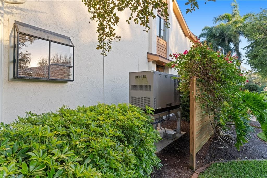 12423 McGregor Woods CIR, FORT MYERS FL 33908-47