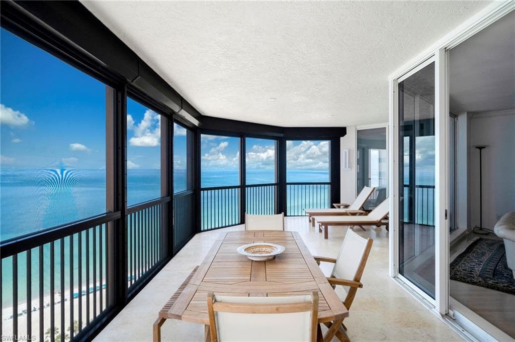 8473 Bay Colony DR 1401-31
