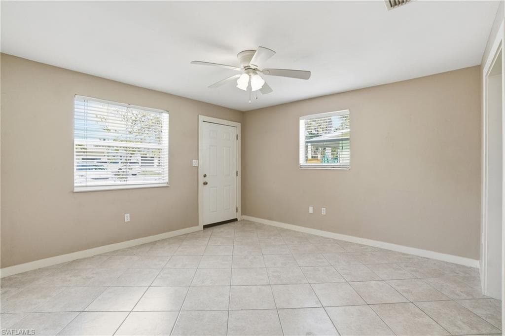 530 92nd AVE N, NAPLES FL 34108-2