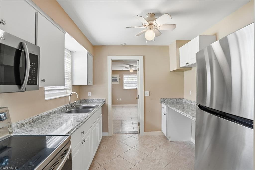 530 92nd AVE N, NAPLES FL 34108-4