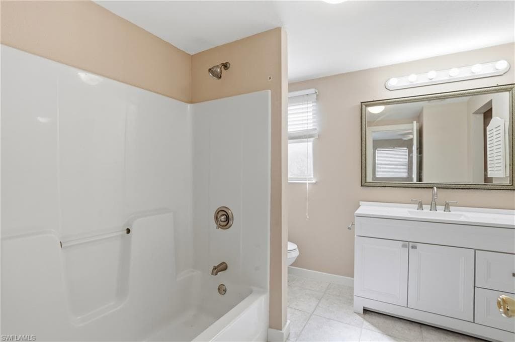 530 92nd AVE N, NAPLES FL 34108-8