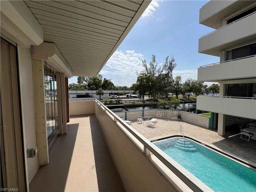 4803 Sunset CT # 106, CAPE CORAL FL 33904-12