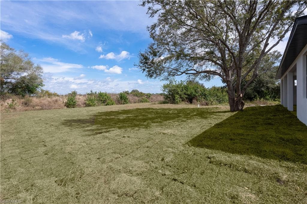 529 Theodore Vail ST E, LEHIGH ACRES FL 33974-5