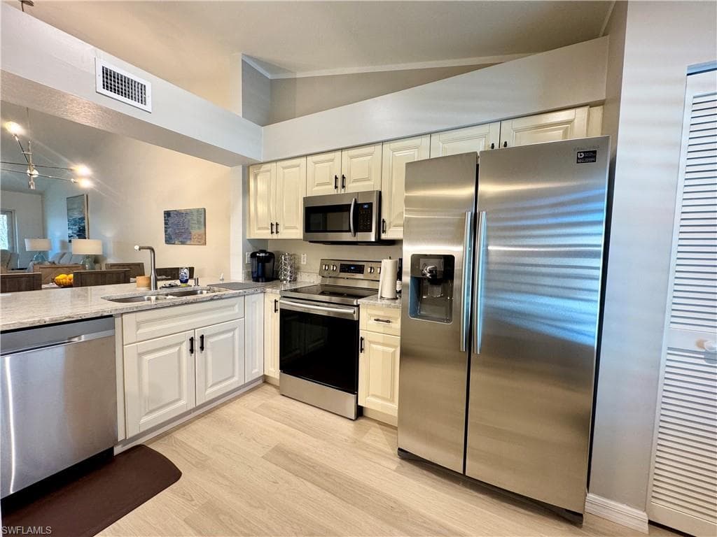 9610 Victoria LN # D302, NAPLES FL 34109-9