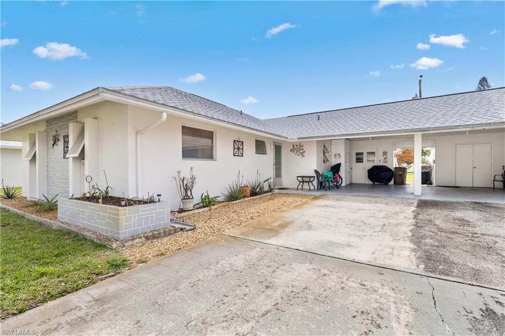 337 Richland RD, LEHIGH ACRES FL 33936-1