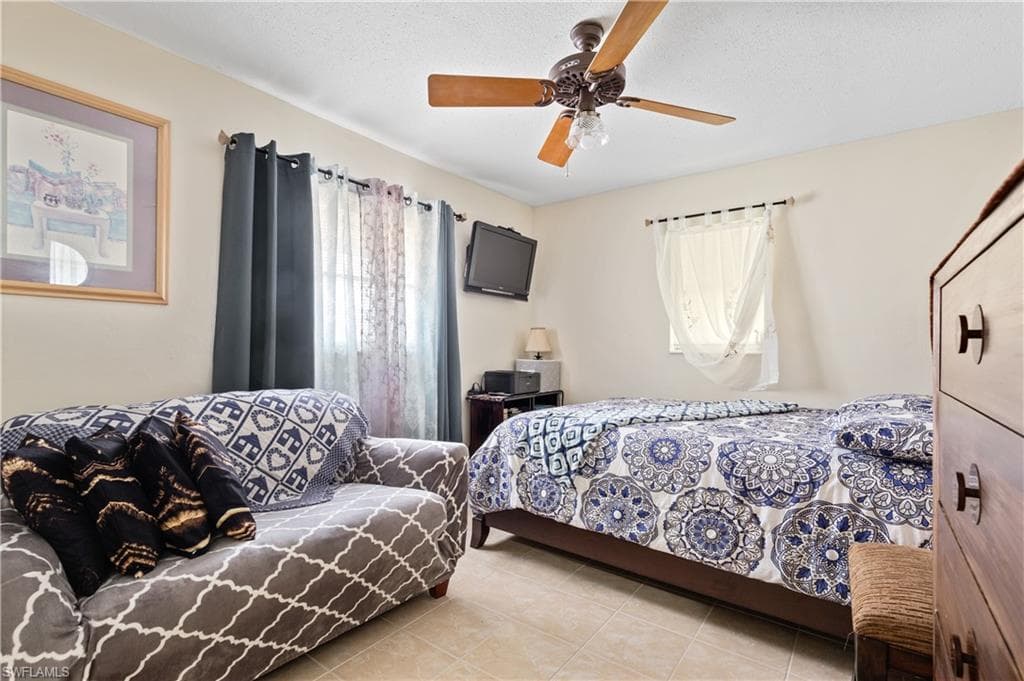 337 Richland RD, LEHIGH ACRES FL 33936-16