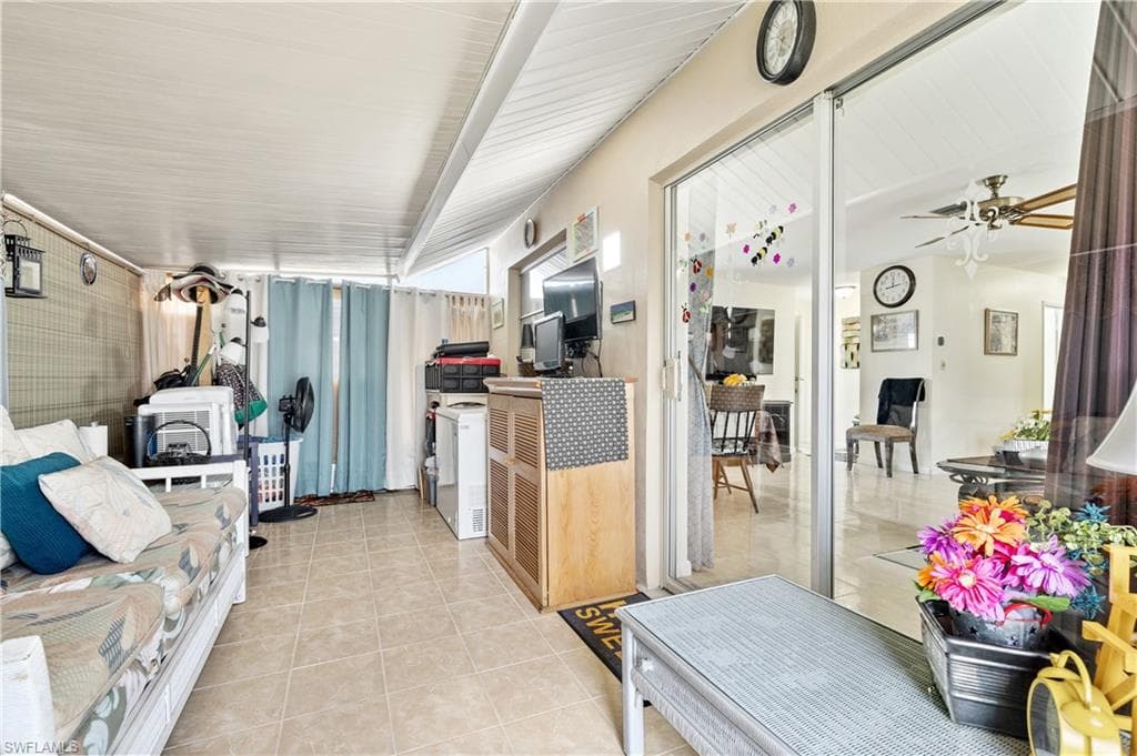 337 Richland RD, LEHIGH ACRES FL 33936-18