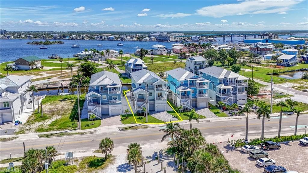 661 Estero BLVD-5