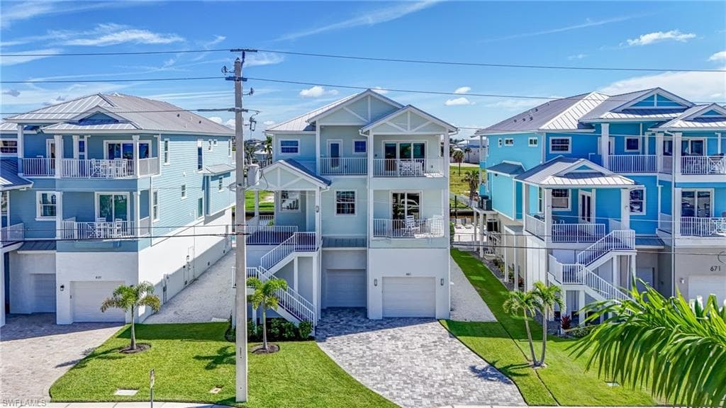 661 Estero BLVD-45