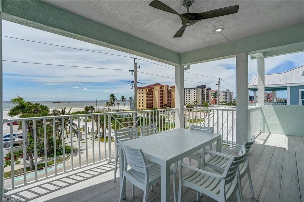 661 Estero BLVD-16