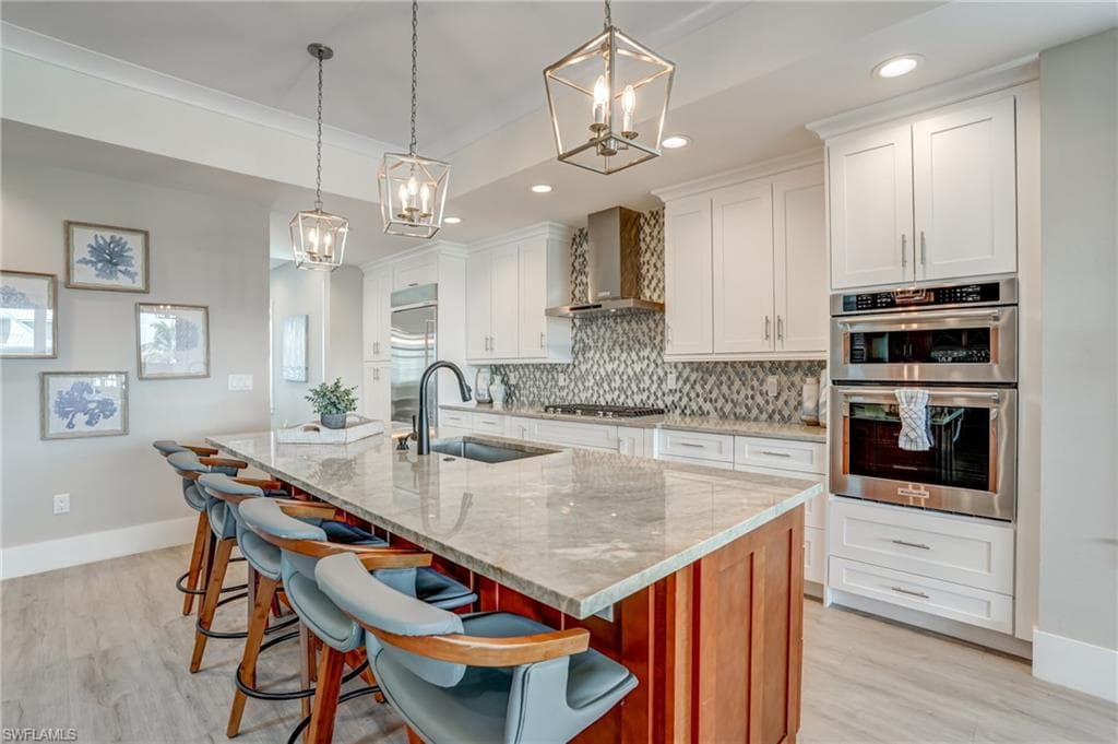 661 Estero BLVD-11