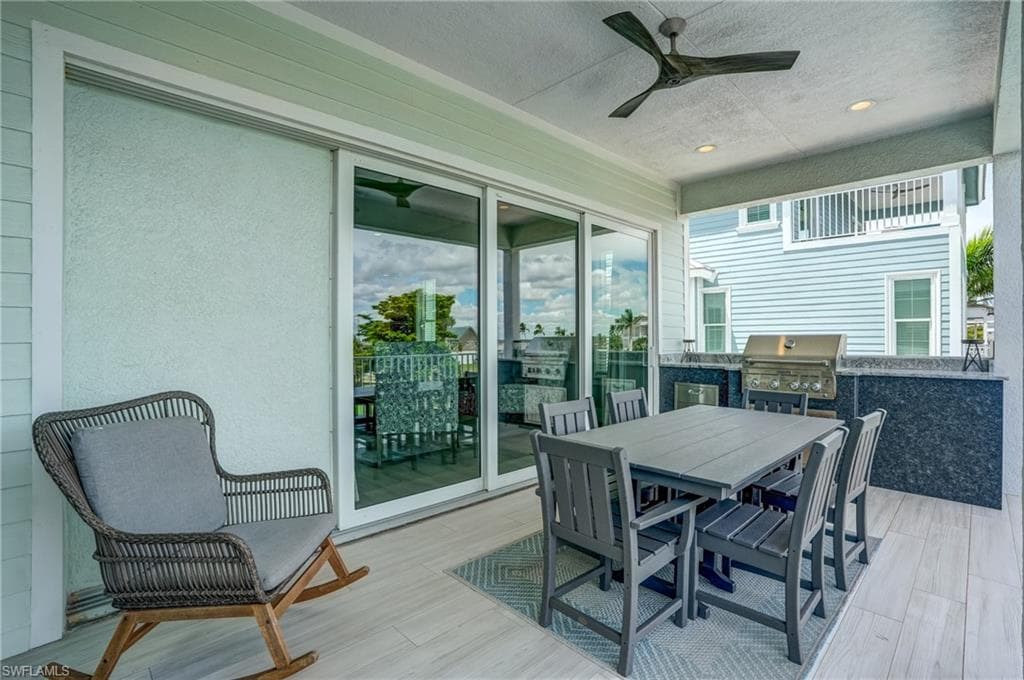 661 Estero BLVD-21