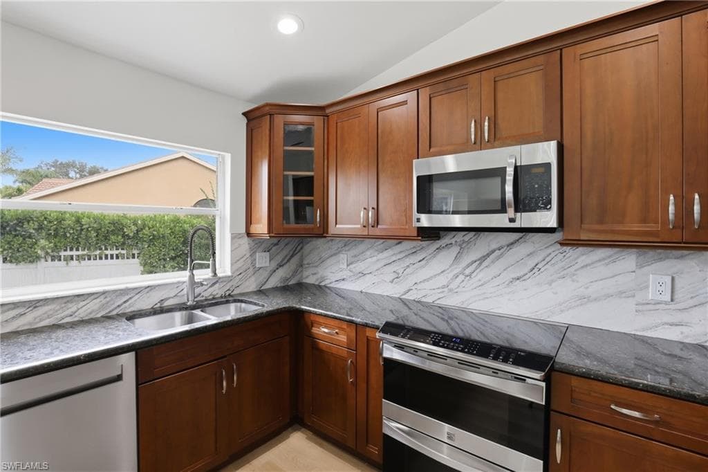 12960 Eagle Pointe CIR-12