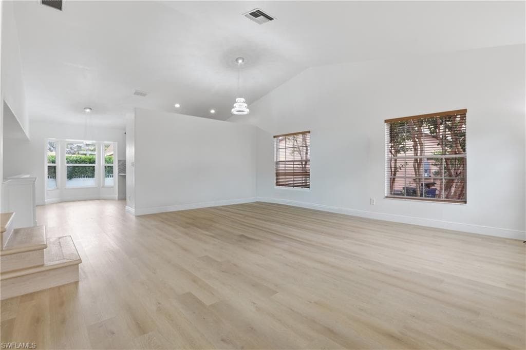 12960 Eagle Pointe CIR-6
