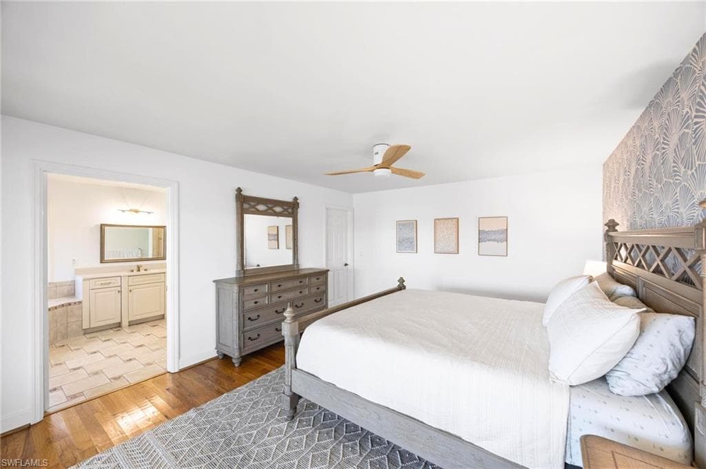 425 Lake Murex CIR, SANIBEL FL 33957-21