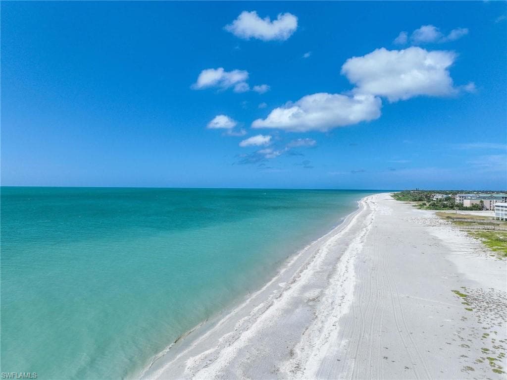 425 Lake Murex CIR, SANIBEL FL 33957-43