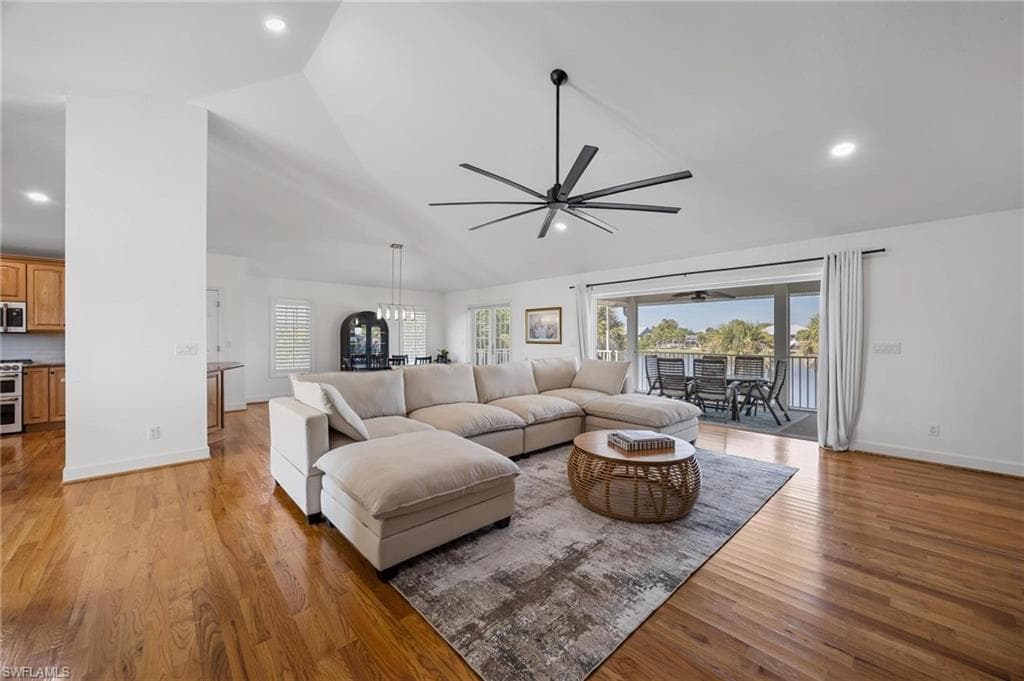 425 Lake Murex CIR, SANIBEL FL 33957-11